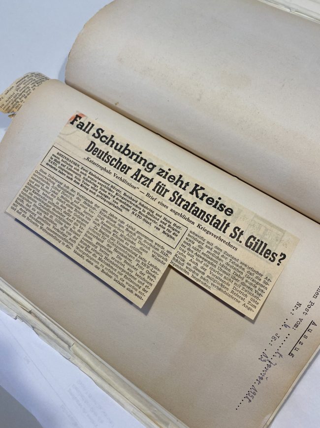 In lokalen Presseberichten wurde Schubrings Beteilung an NS-Verbrechen und die Rechtmäßigkeit seiner Verurteilung durch den Sprachgebrauch von "angeblichen Kriegsverbrecher" infrage gestellt. Stadtarchiv Duisburg Best. 24, Nr. 5.122, Bernhard Schubring