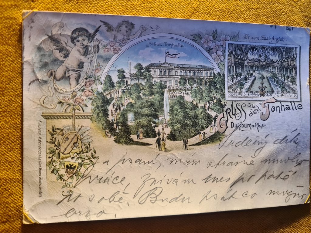 Postkarte im Stadtmuseum Duisburg, um 1900, Signatur am linken Rand: „Kunstanst. M. Mendelsohn (Ihn. Menno Budde) Duisburg“. Postkarte im Stadtmuseum Duisburg, um 1900, Signatur am linken Rand: „Kunstanst. M. Mendelsohn (Ihn. Menno Budde) Duisburg“.