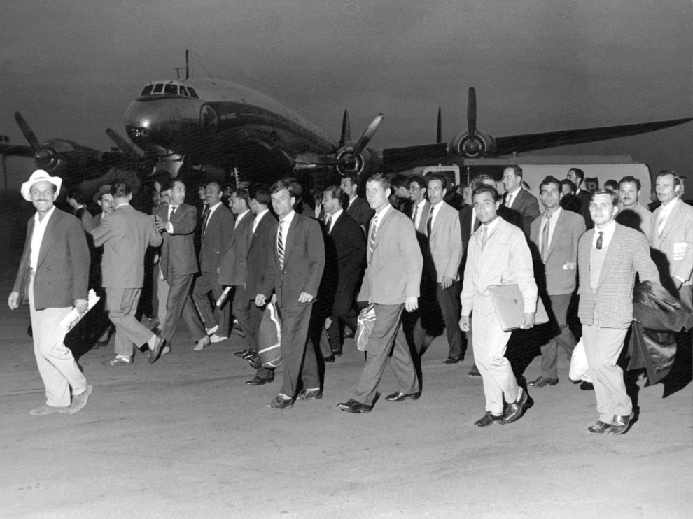 1961: Türkische Bergarbeiter treffen in Düsseldorf ein.